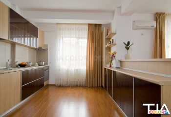 Bucatarie ferarra cu maro